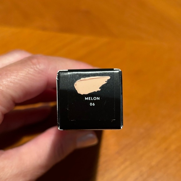 Fenty Beauty Bright Fix Eye Brightener Concealer - Picture 6 of 13